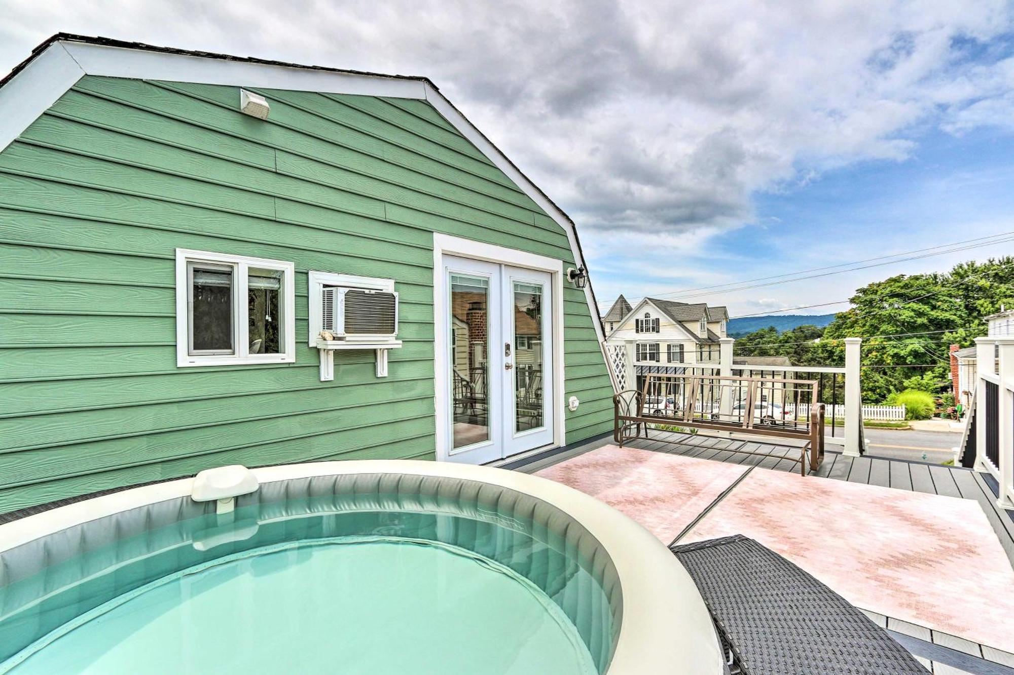 Epic Brunswick Apartment, Deck With Private Hot Tub! Zewnętrze zdjęcie